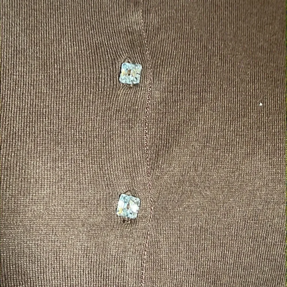 VERTICAL DESIGN sweater with jewel buttons and a cotton/silk blend size medium - Picture 2 of 6